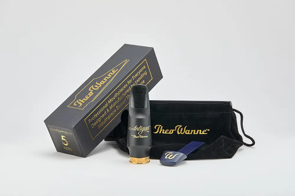 Theo Wanne（セオ・ワニ）製コラボレーションマウスピース