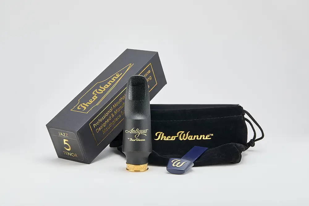Theo Wanne（セオ・ワニ）製コラボレーションマウスピース